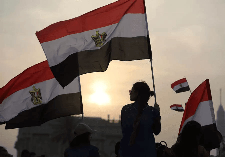 Egyptian-Flag-in-Girls-Hand